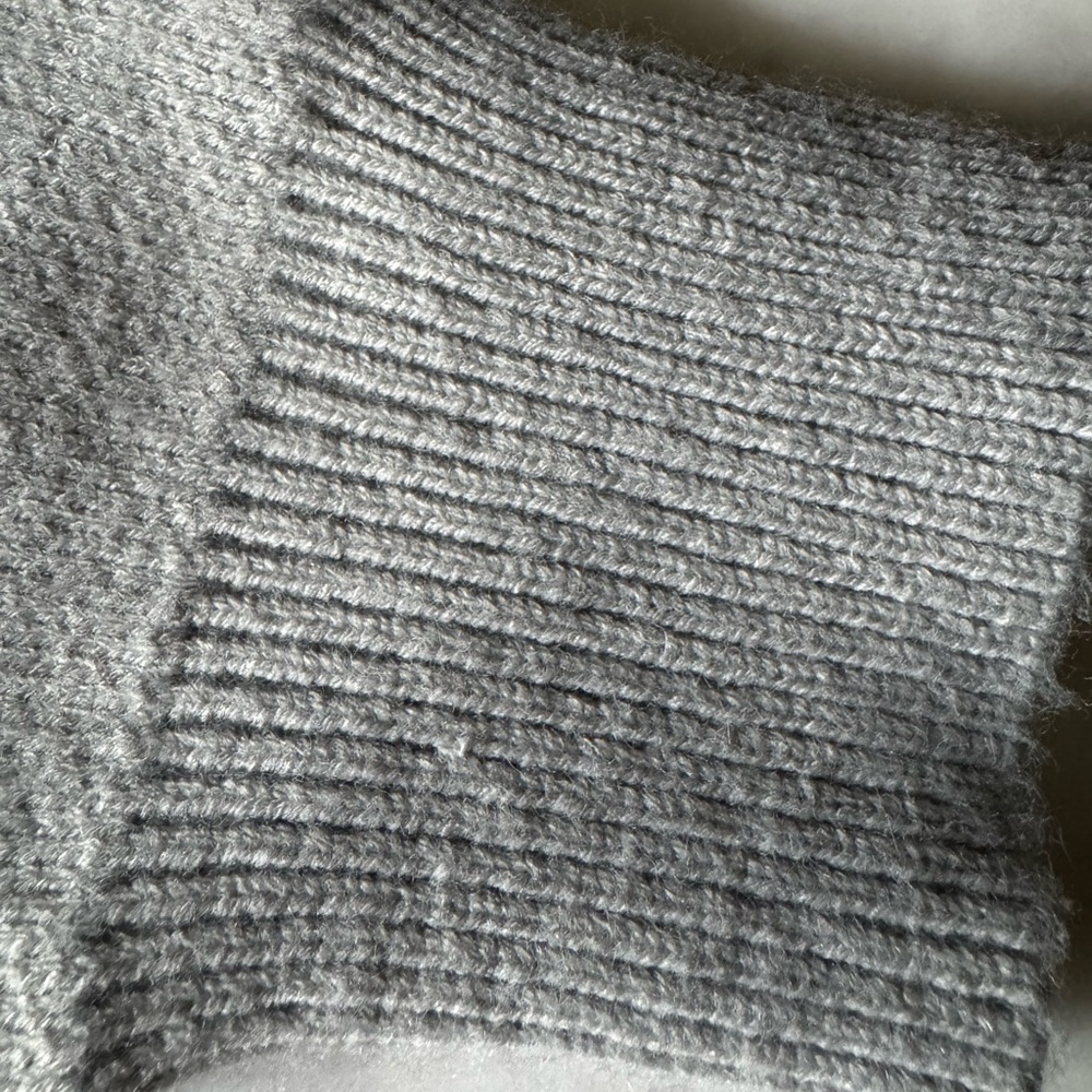 LOEWE
Anagram Cashmere & Cotton Sweater - Picture 9 of 10